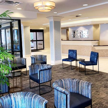 Hotel Doubletree By Hilton Milwaukee Downtown Exterior foto