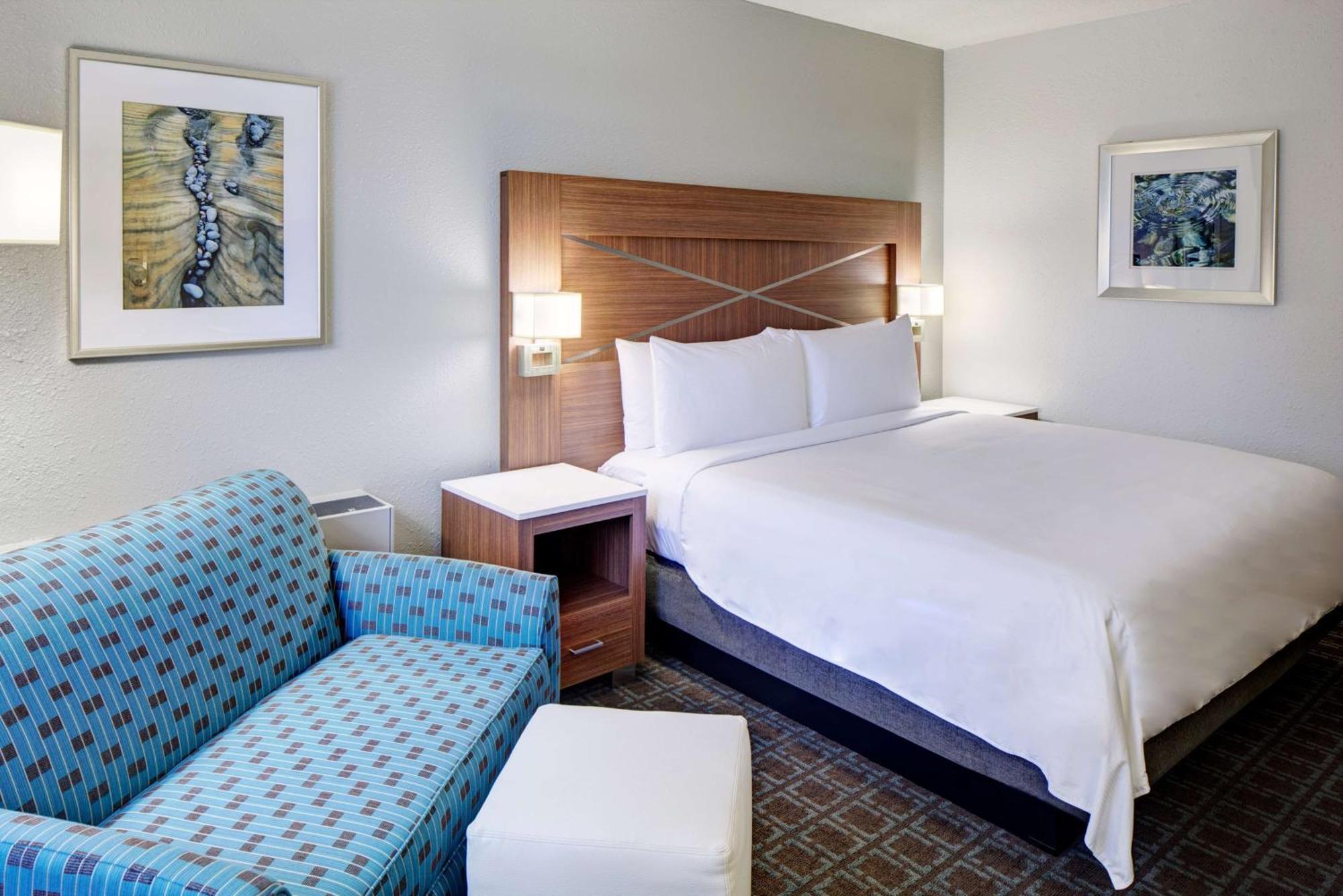 Hotel Doubletree By Hilton Milwaukee Downtown Exterior foto